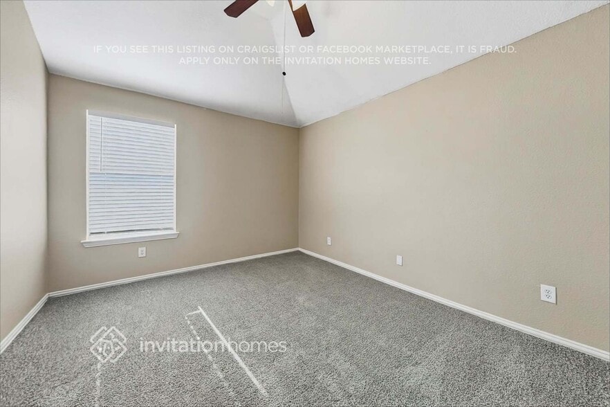 Building Photo - 4000 Iris Ct