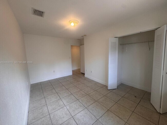 Building Photo - 3342 NW 9th Ave