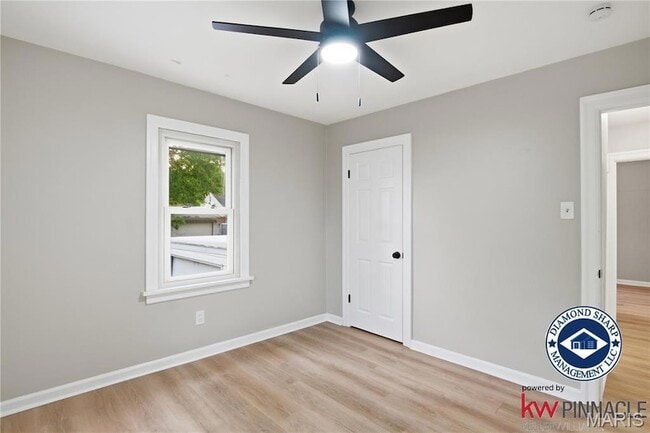 Building Photo - 128 Mounds Ave