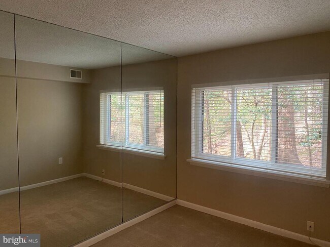 Building Photo - 11723 Karbon Hill Ct