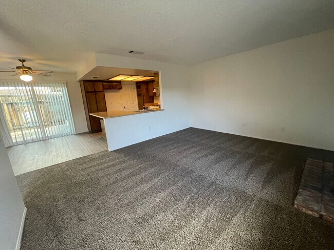 Building Photo - 0484