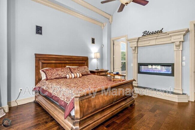 Building Photo - 5106 Sloan Cir