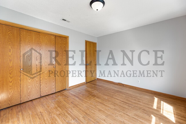 Building Photo - 1213 N Glendale St