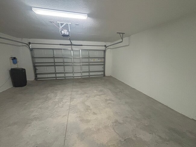 Building Photo - Stunning 3/2 in 55+ Stone Creek - Will rent quick