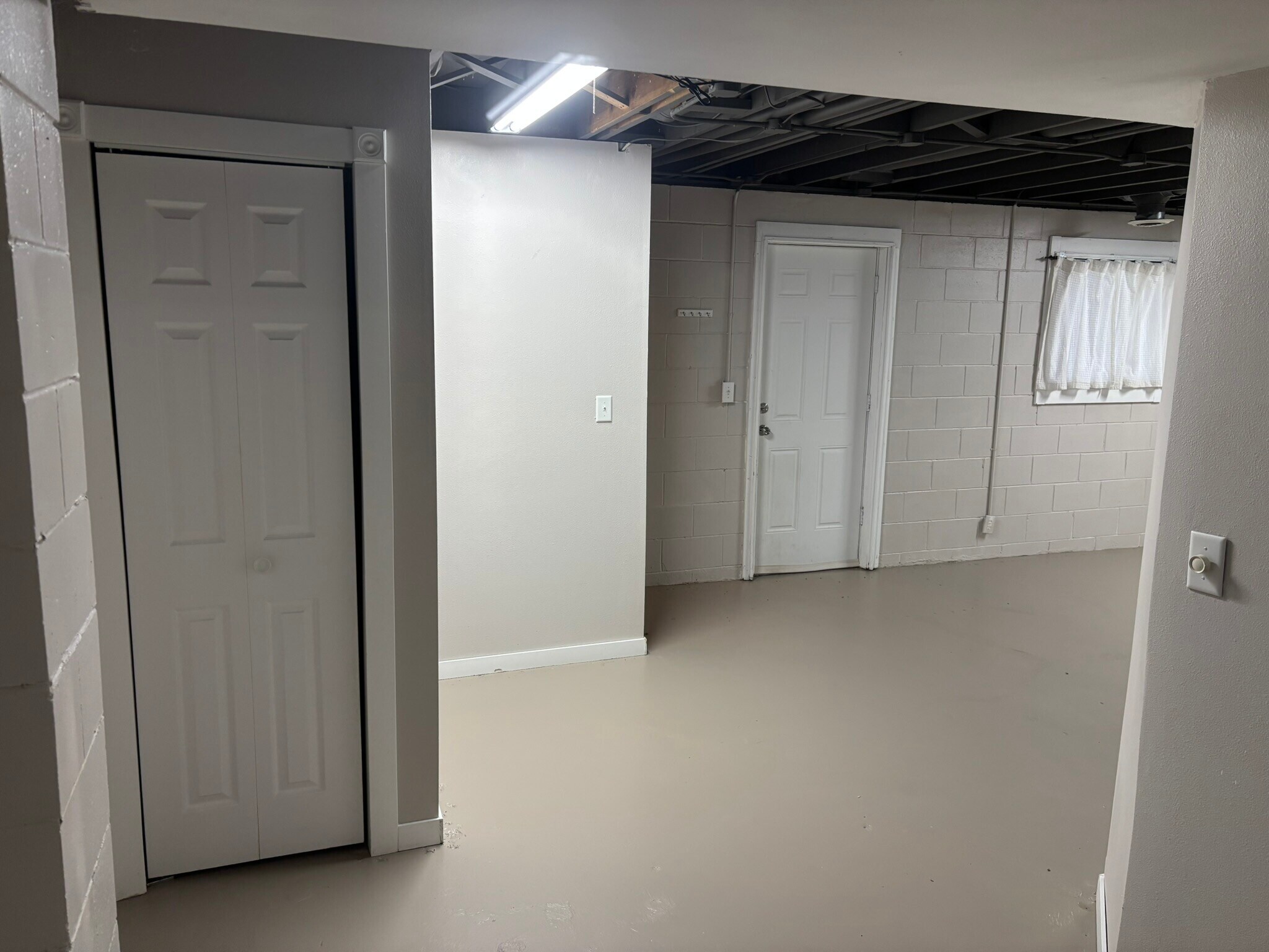 Building Photo - 5277 NW Torgerson Dr