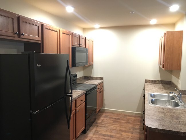 Building Photo - 301 Lakeside Crossing