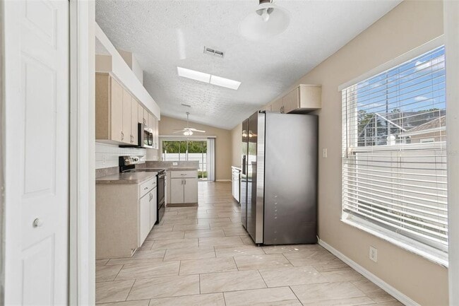 Building Photo - 7904 Floradora Dr