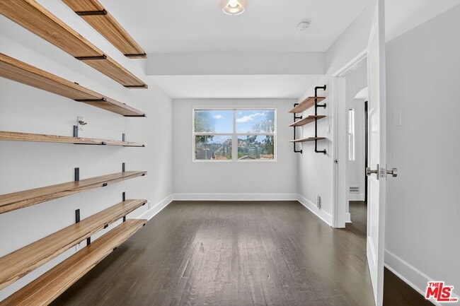 Building Photo - 408 Kendall Ave