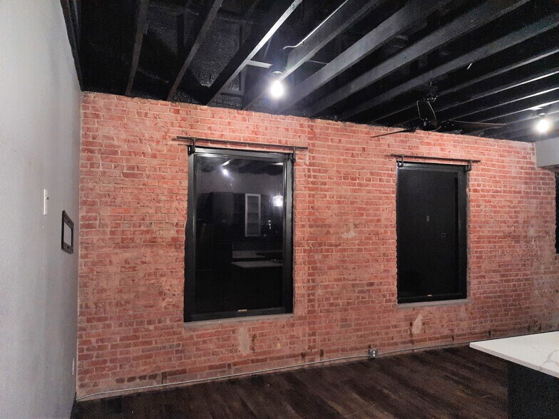 Building Photo - 901 9th St