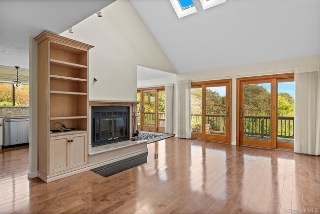 Building Photo - 59 Watchogue Ave