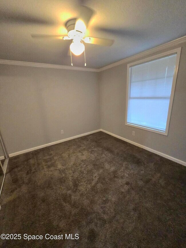 Building Photo - 1700 Bottlebrush Dr