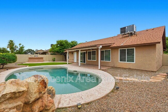 Building Photo - 4425 E Douglas Ave