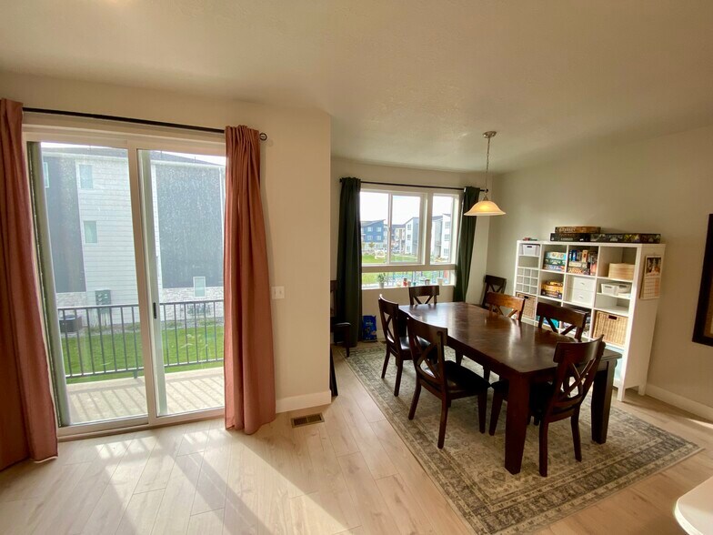 Building Photo - 528 S 950 W