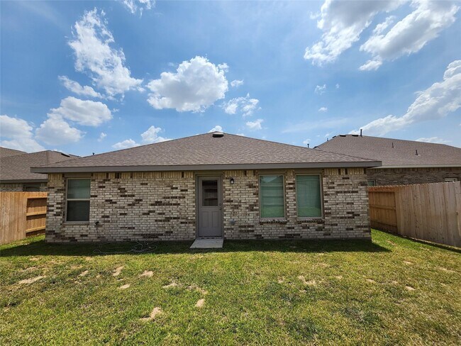 Building Photo - 1511 Twilight Grn Dr