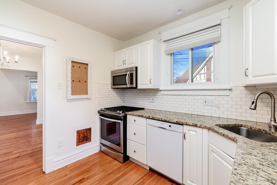 Building Photo - 516 Goethe Ave