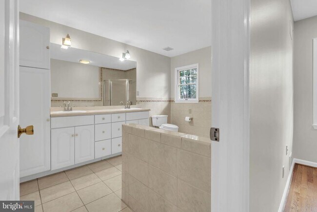 Building Photo - 8616 Chateau Dr