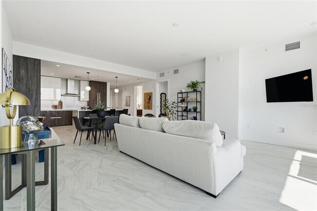 Building Photo - 777 3rd Ave N