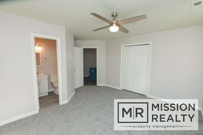 Building Photo - -- 3 BED 2 BATH HOME IN POPULAR NORTH SIDE --