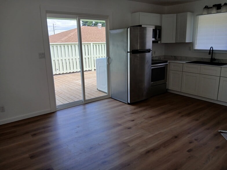 Building Photo - 388 A S High St