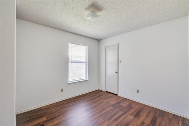 Building Photo - 5520 Creekridge Dr
