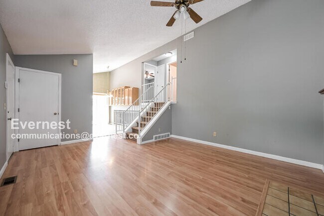Building Photo - pacious 3 Bed, 2 Bath Home with Fenced Yard and Two-Car Garage
