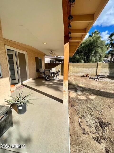 Building Photo - 3705 E Topeka Dr