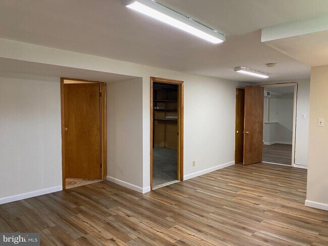 Building Photo - 2119 Holborn Rd