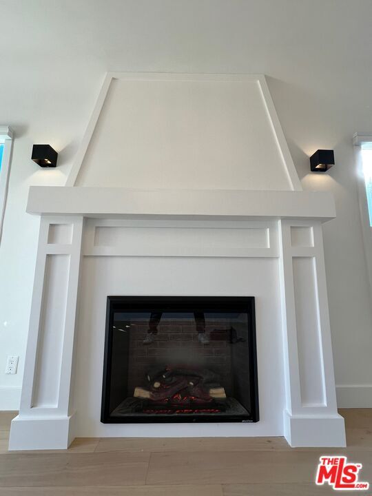 Building Photo - 1449 S Durango Ave