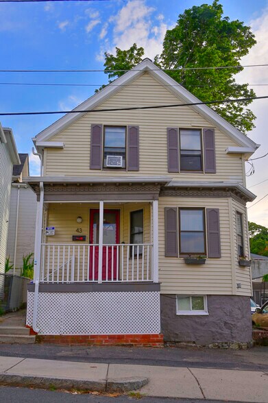 Primary Photo - 43 Phillips St