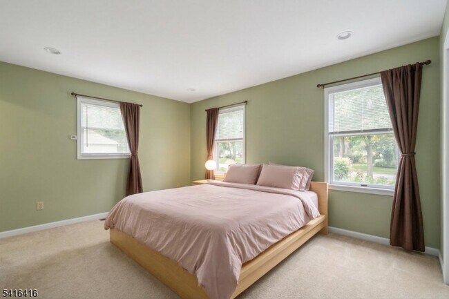 Building Photo - 382 Morris Ave