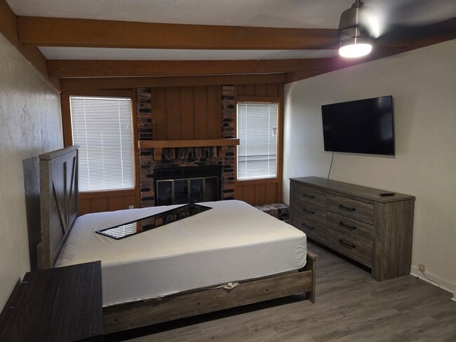 Building Photo - 1809 Tyndall Dr