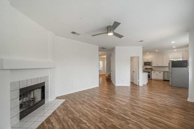 Building Photo - 2507 Eastwood Ln