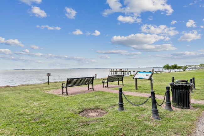 Building Photo - 3426 Kenmore Dr