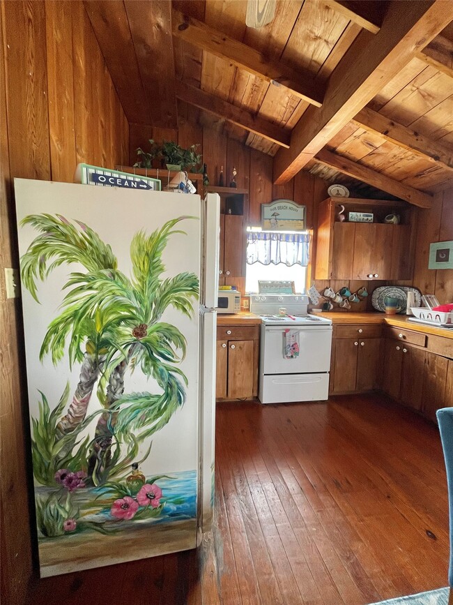 Building Photo - 1111 Surf Dr