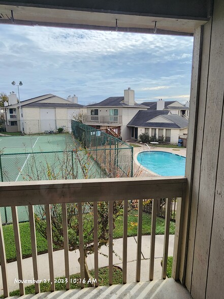 Patio Deck overlooks rec areas - 3919 Fairmont Pky