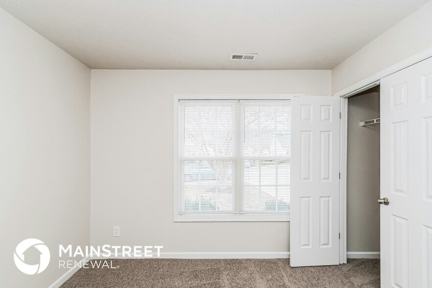 Building Photo - 5112 Parkerwood Dr