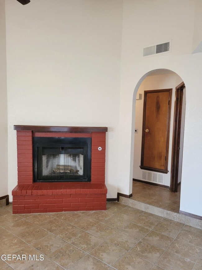 Building Photo - 11340 Lake Nasser Dr