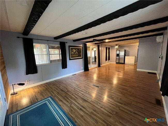 Building Photo - 144 Deer Ln