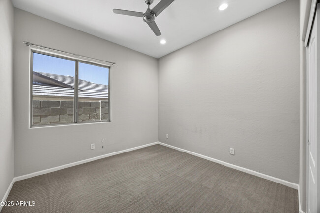 Building Photo - 16861 N 106th Way