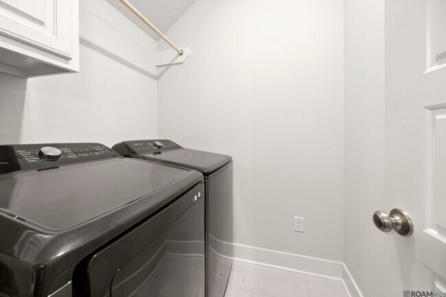 Building Photo - 3143 Canewood Ln