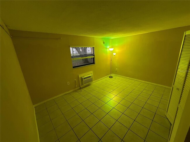 Building Photo - 2134 Bradford St