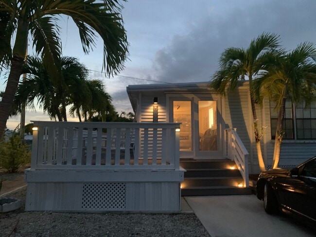 Building Photo - 55 Boca Chica Rd