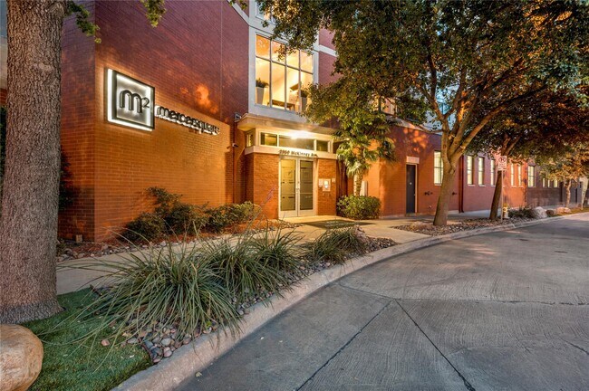 Building Photo - 2950 McKinney Ave