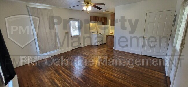 Building Photo - 24B N Mulberry St