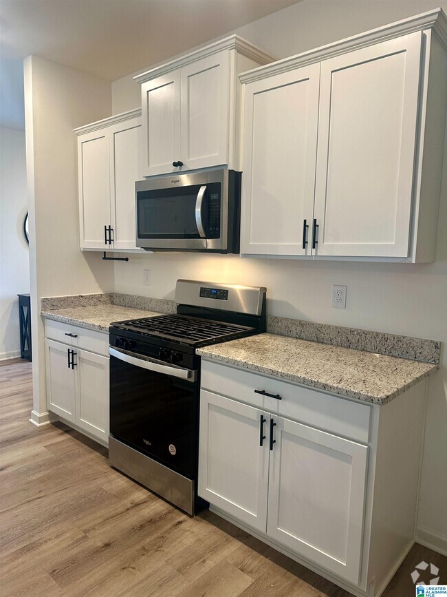 Building Photo - 204 Chelsea Pk Cir