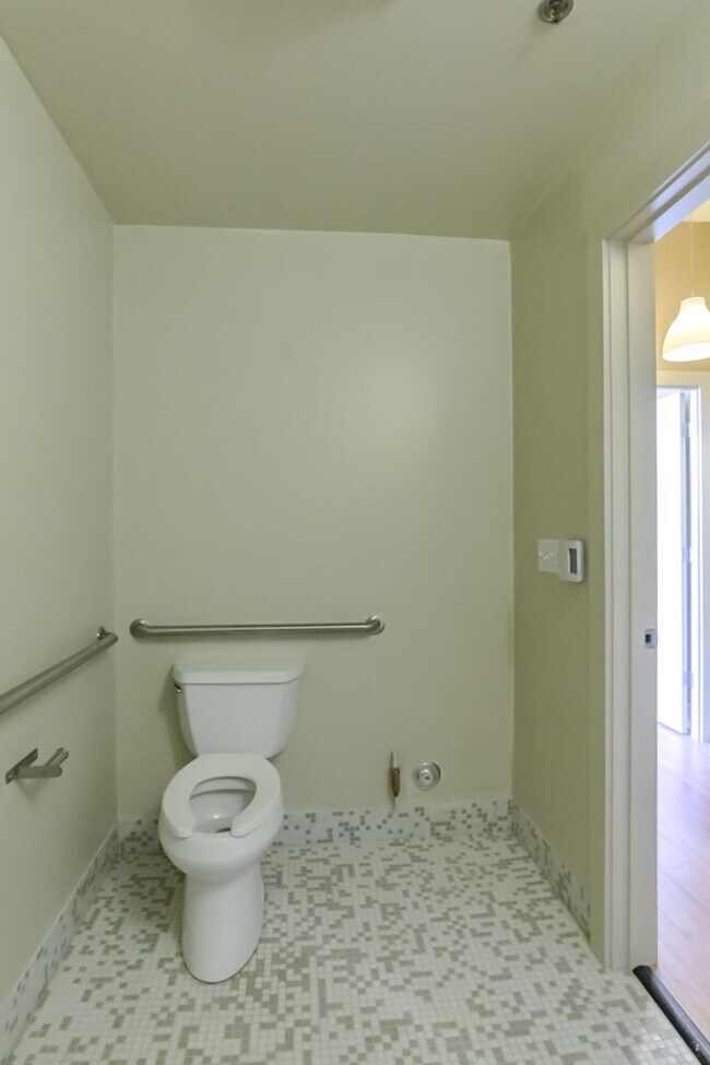 Building Photo - 3Bd/2.5Ba Seattle Townhouse