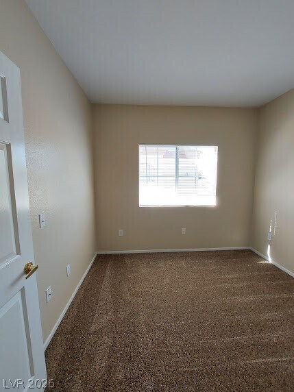 Building Photo - 3400 Cabana Dr