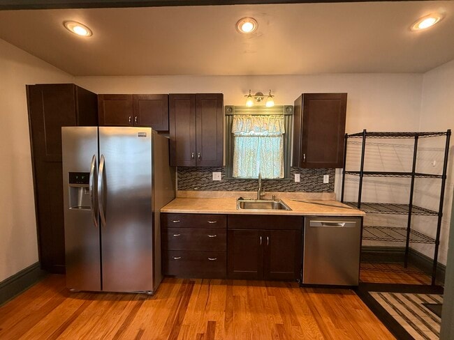 Building Photo - 11 Lelia St