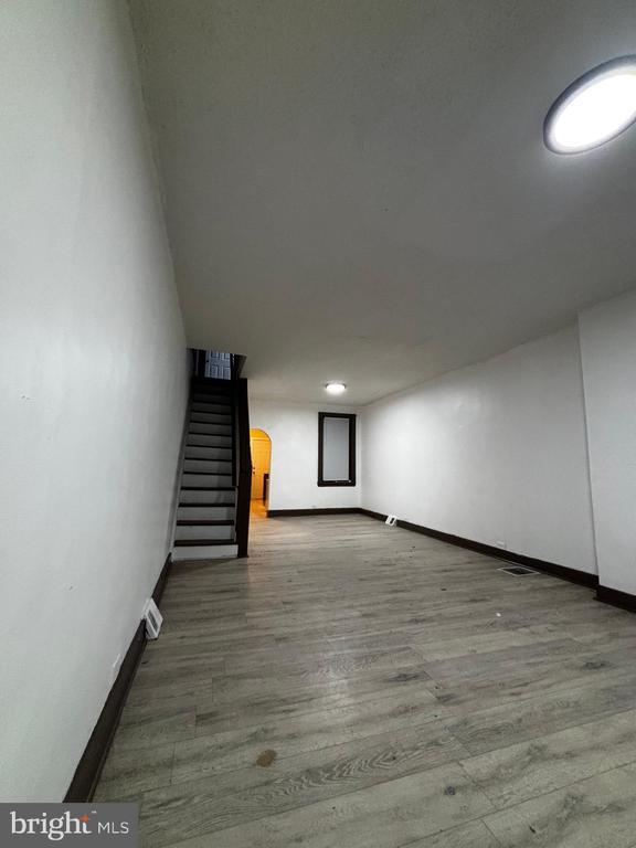 Building Photo - 2116 E Cambria St