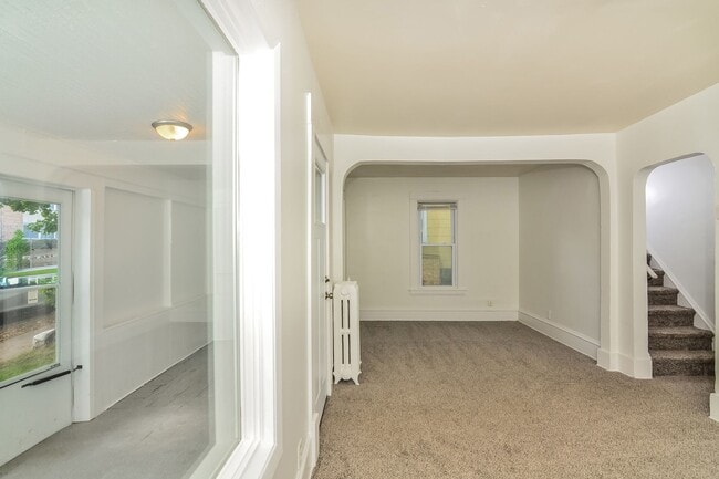 Building Photo - Newly Renovated Single Family Home - GREAT Mpls Location!